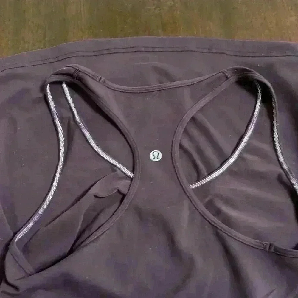Lululemon womens top - Picture 4 of 7